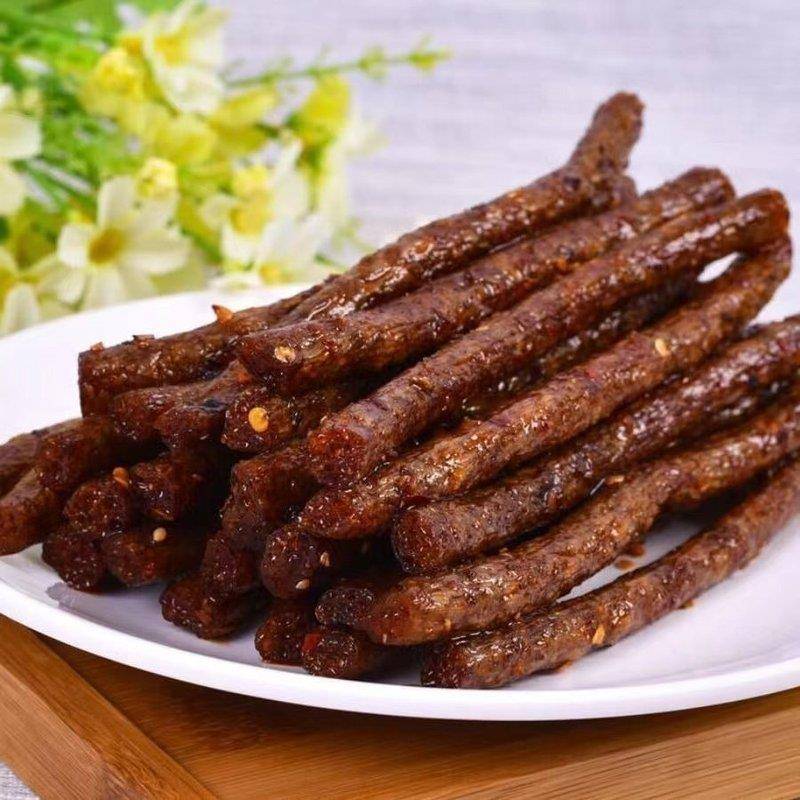 君仔素火爆鸡筋辣条大包装90后儿时怀旧零食麻辣小吃大礼包