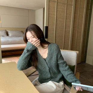 含46羊毛 豆豆纱两件套显白羊毛套装 GROVE SANTA