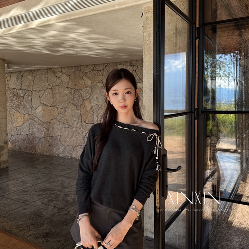 ZY GODDESS-小女人斜肩露肩编绳系带氛围感针织衫XC6571