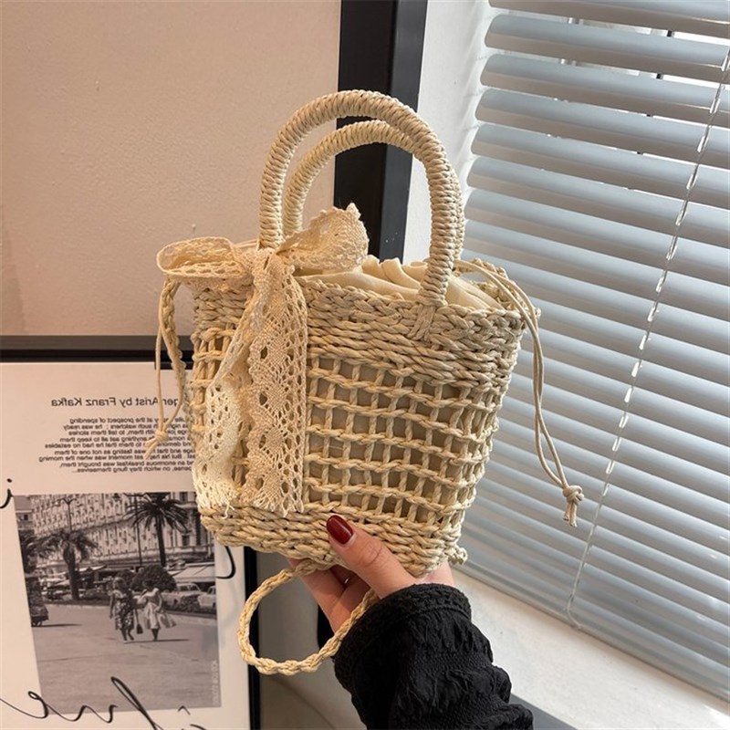 樱桃斜挎小包镂空草编手提包文艺休闲百搭单肩丝巾迷你手工编织包