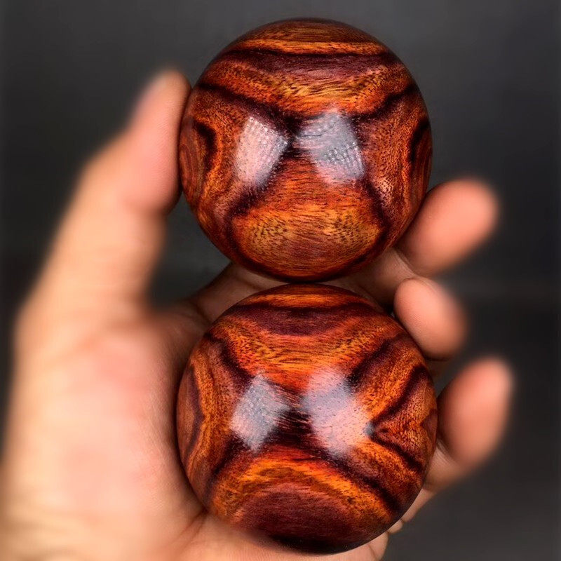 海南黄花梨保健球手球海黄健身球手握球对眼鬼脸按摩球文玩木质球