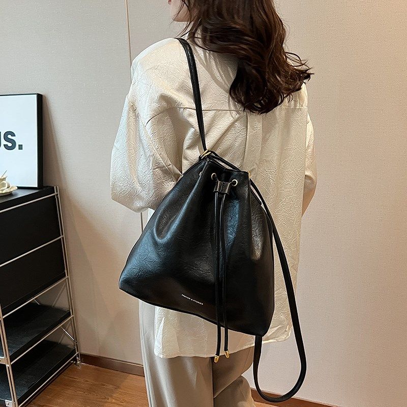 软皮大容量双肩包包女士2t025秋冬新款潮时尚单肩手提包百搭水桶,箱包皮具/热销女包/男包,托特包,淘宝优惠券,粉丝福利购,淘宝优惠卷