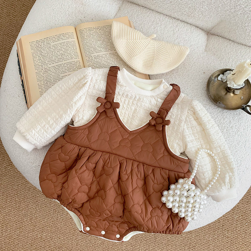 新生儿秋b冬装韩版女宝宝背带裤加绒打底衫ins婴儿绗棉冬季包屁衣