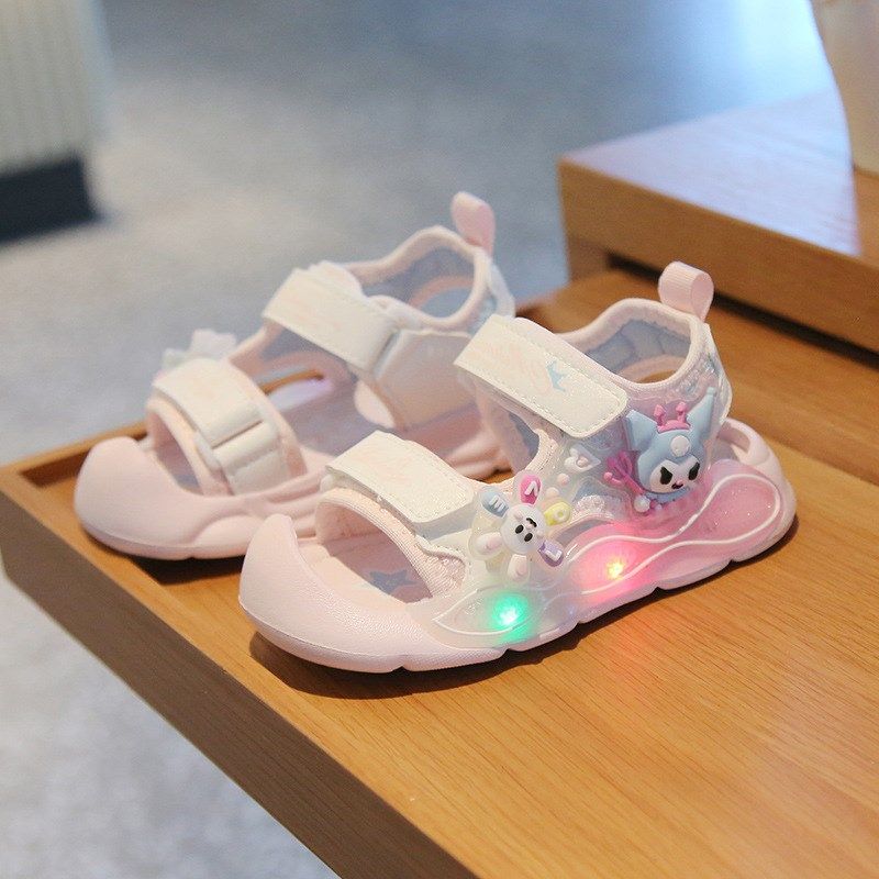 女小童夏季软底凉鞋2025新款超火女孩公主凉O鞋亮灯包头宝宝沙滩