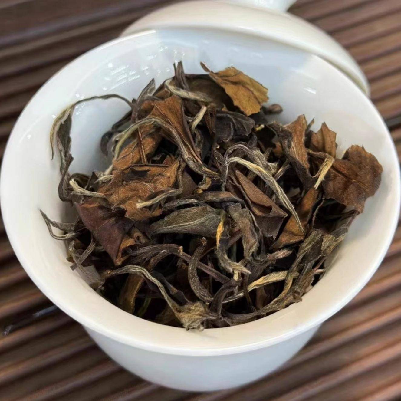现货白茶福鼎白茶茶叶枣香老白茶2000年寿眉贡眉白牡丹散装礼盒装