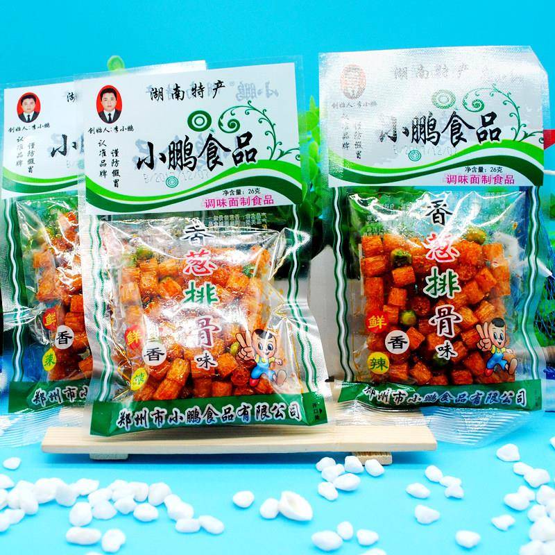 现货80后童年怀旧零食 李小鹏香葱排骨味辣条辣面 面筋休闲 零食