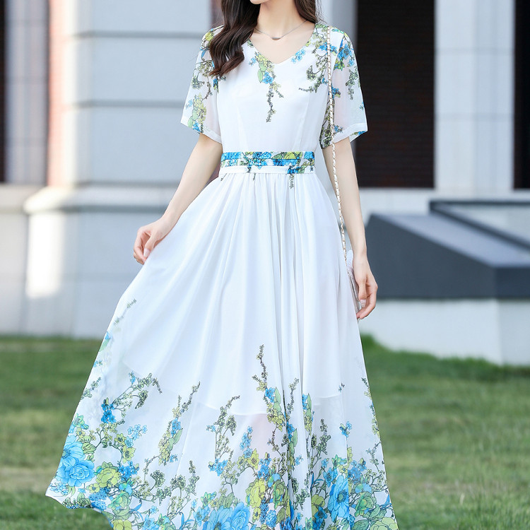 2026夏季新款优雅气质长款连衣裙女夏装清新夏款裙子迷人大摆长裙