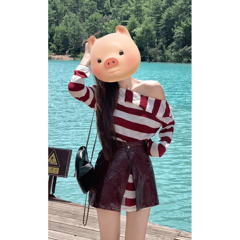 法式斜肩红色条纹长袖针织衫女2025初早春新款修身露肩中长款上衣