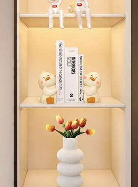 可爱抱抱鸭书挡家居客厅r电视柜酒柜摆设书房办公室桌面摆件装饰