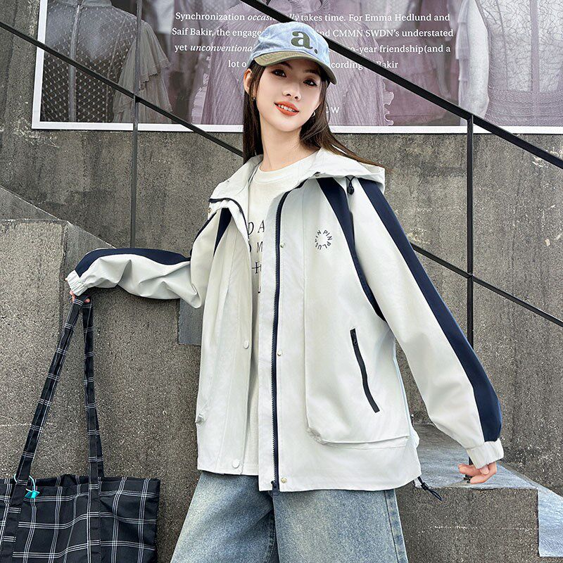 女童外套春秋款2025新款洋气女孩春季冲锋衣童装大童初中学生上衣