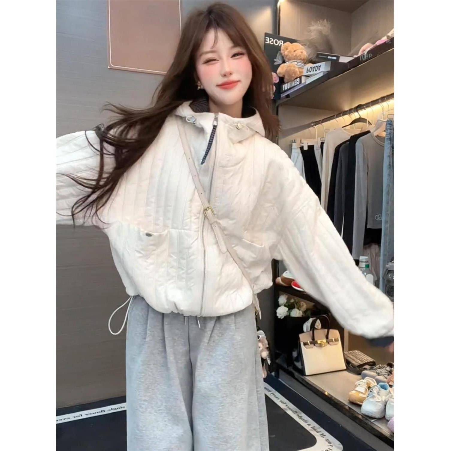 短款连帽外套女春秋新款2025韩系加棉加厚流行爆款巨好看棉服上衣