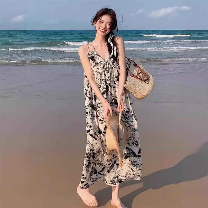 水墨画碎花吊带连衣裙子夏季女法式小众宽松慵懒风过膝长款沙滩