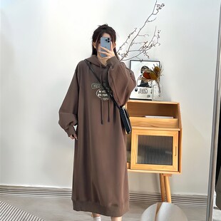 大码宽松连衣裙女秋冬季新款胖mm显瘦遮肚加绒加厚银狐绒连帽长裙