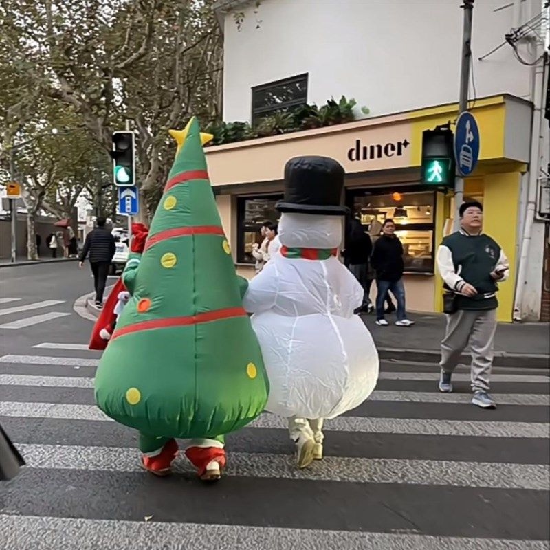 圣诞节麋鹿姜饼人l服装派舞台氛围感道具圣诞老人亲子雪人充气衣