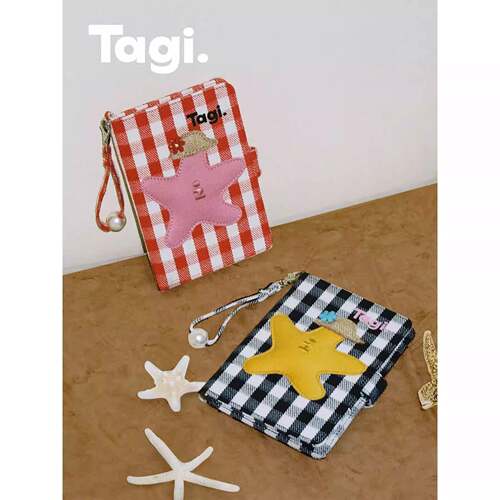 Tagi. 《塔皮星》想象海滩小花珍珠彩色格纹手提链条护照夹证件