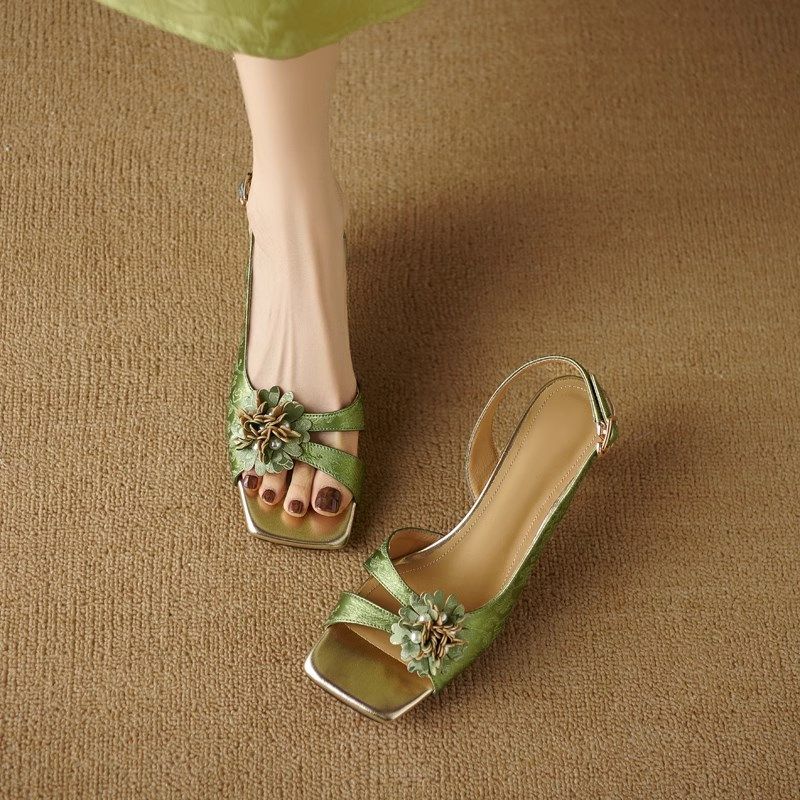 真皮方头露趾凉鞋女款2025新款夏外穿精致配裙子花朵国风高跟鞋女