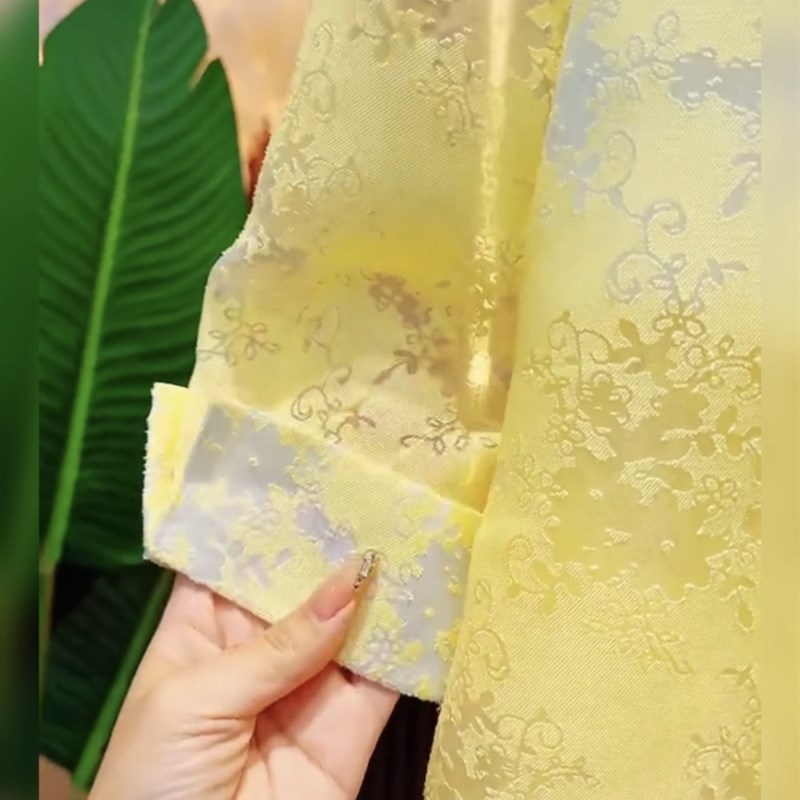 夏季大码套装防晒衬衫稍花微透轻薄凉快宽松上衣珠片短裤两件套潮