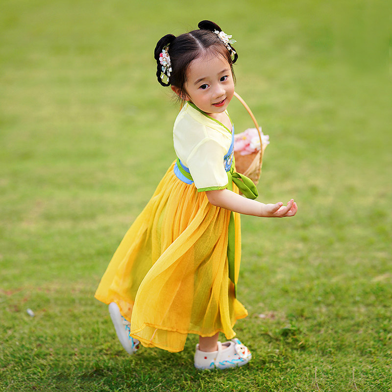 汉服女童2023唐装夏装超仙儿童古风连衣裙黄色夏季周岁女宝宝裙子