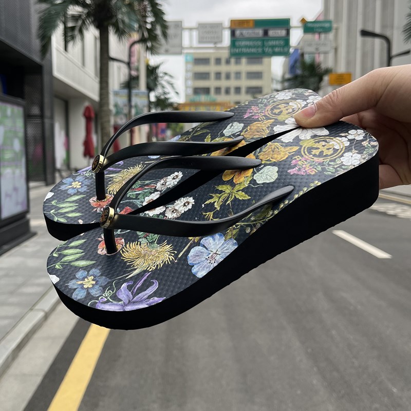 坡跟橡胶人字拖女夏季外穿中跟碎花休闲防滑厚底夹脚凉拖沙滩拖鞋