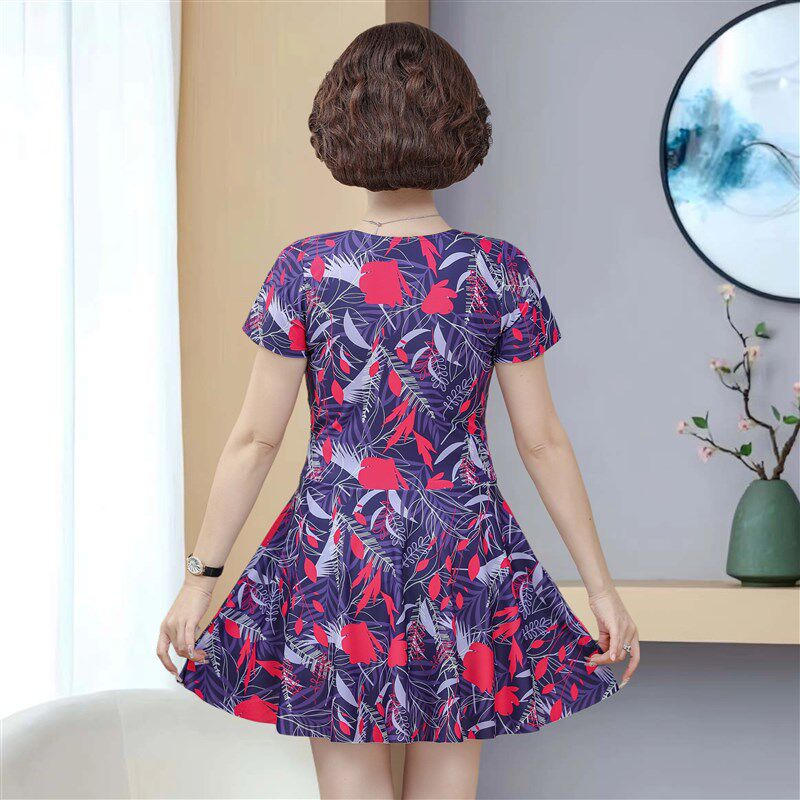 泳衣女款中老年妈妈中长款v泳衣保守遮肚显瘦连体如厕大码温泉泳