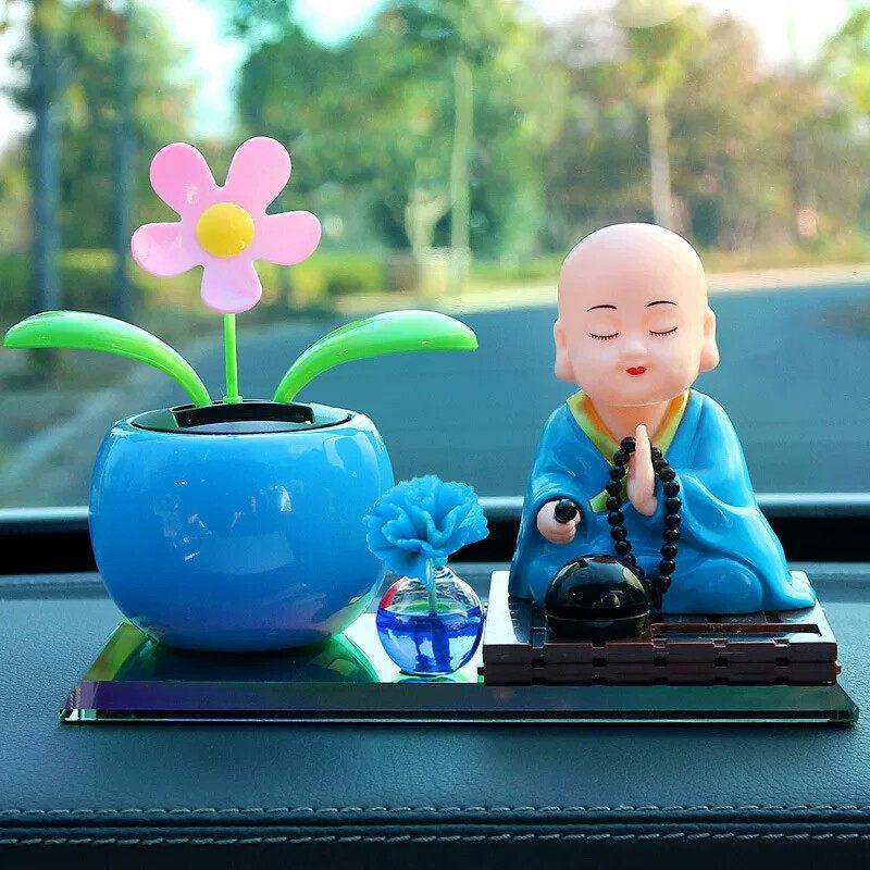 网红爆款车前装饰品摆件特别的汽车车载工作台车里的前面车上好看