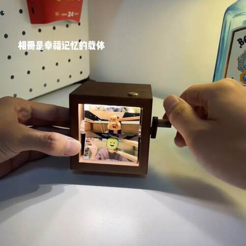 手摇翻页相册创意发光定制照片机八音盒动态相册情侣纪念收藏礼物