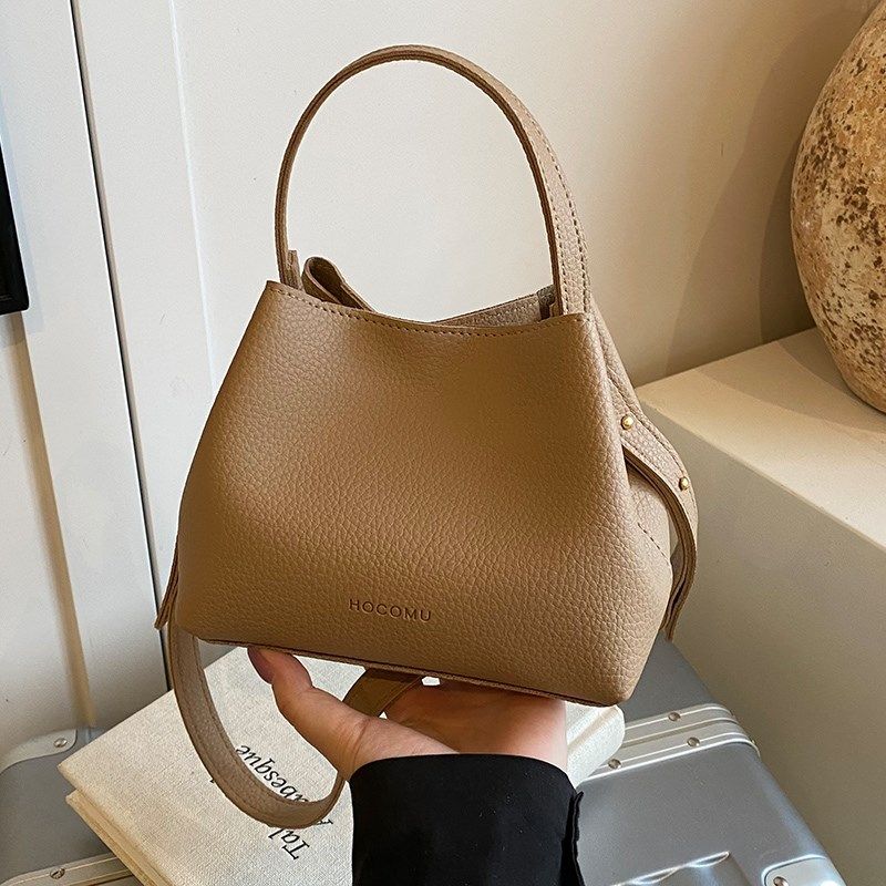 手提包小拎包2i025新款水桶包单肩斜挎女式外出休闲通勤小众迷你,箱包皮具/热销女包/男包,水桶包,淘宝优惠券,粉丝福利购,淘宝优惠卷