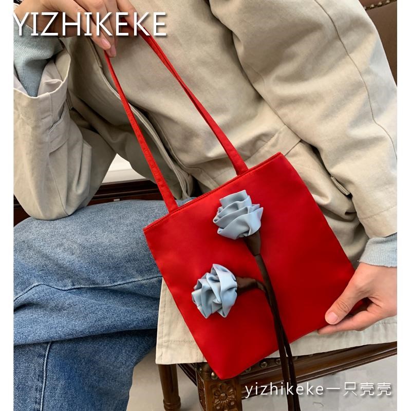 手工制作花花轻便百搭缎r面手提袋高级质感2024秋腋下包包立体玫