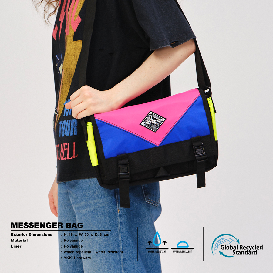 大容量斜挎包邮差包通勤包