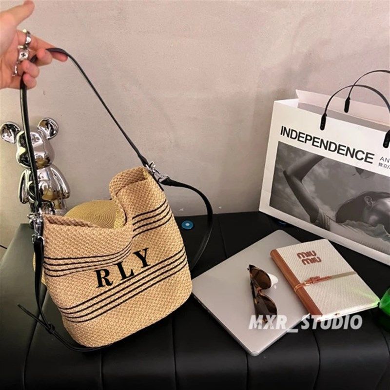 编织大包包女新i款草编慵懒风手提单肩大容量腋下包斜挎沙滩水桶,箱包皮具/热销女包/男包,水桶包,淘宝优惠券,粉丝福利购,淘宝优惠卷