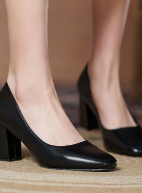小码女鞋b313233黑色春季高跟粗跟大尺码41一43胖脚宽肥工装职业