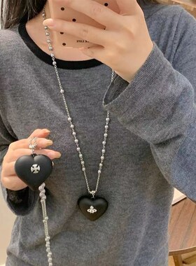 黑色十字架爱心吊坠项链女轻奢高级感珍珠毛衣链长款秋冬百搭配饰