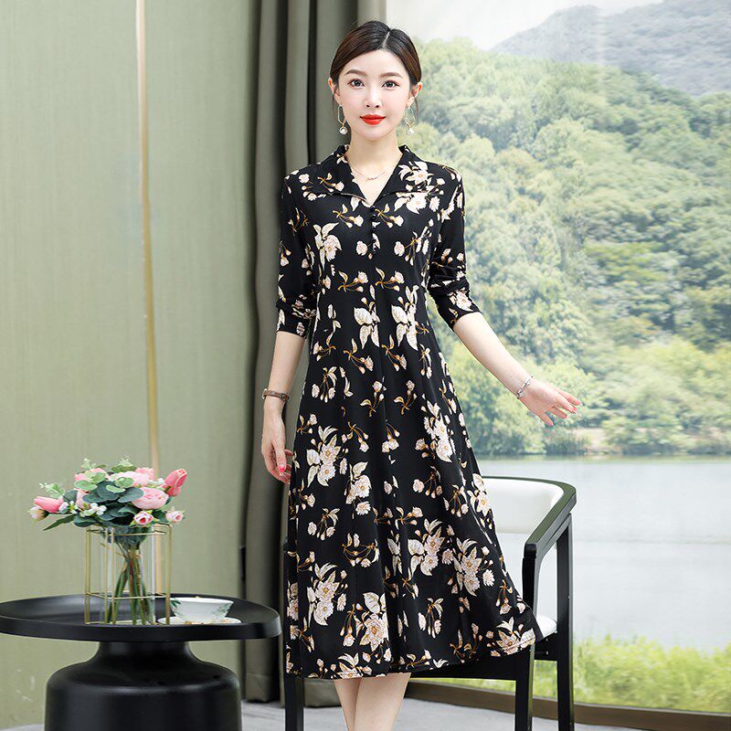 中年妈妈秋季新款洋气裙子时尚中老年女长袖翻领复古连衣裙中长款