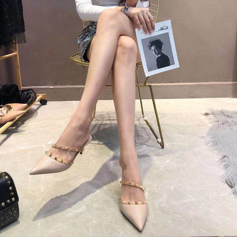 高跟凉拖鞋女外穿2021新款夏时尚细跟尖头柳钉百搭包头网红半拖鞋