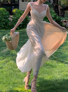 小丽一帘幽梦V领吊带连衣裙春夏法式高级设计感仙女长裙子