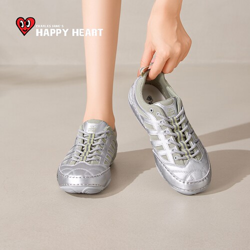 查尔斯桃心德训鞋女款复古平底