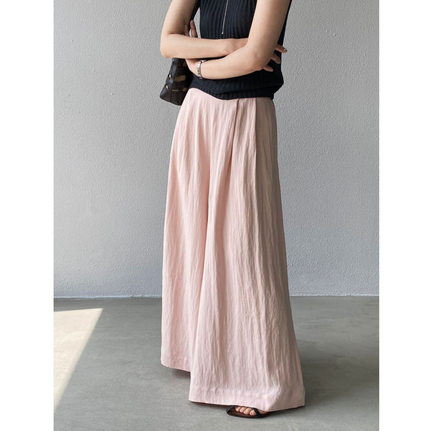 松弛风夏季薄款阔腿裤女高级感宽松慵懒风垂感休闲直筒裤子奶茶色