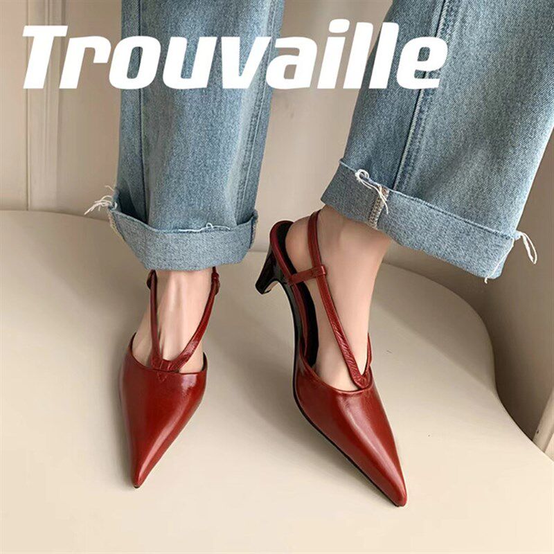 2024年春夏季小众设计尖头x绑带黑色坡跟高跟鞋低跟包头凉鞋女粗