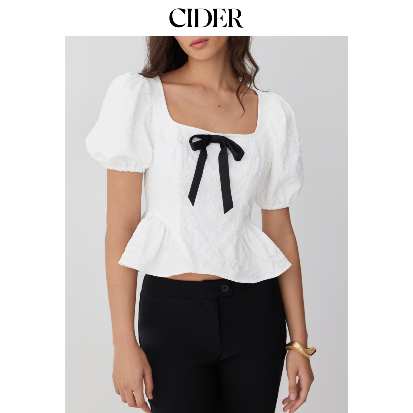 CIDER2026夏季新品提花方领泡泡袖蝴蝶结荷叶边上衣115470084