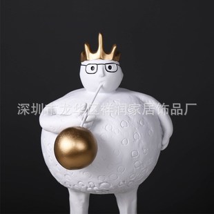 现代简约泡泡国王雕塑大摆件软装饰品售楼处玄关家居人物工艺摆设