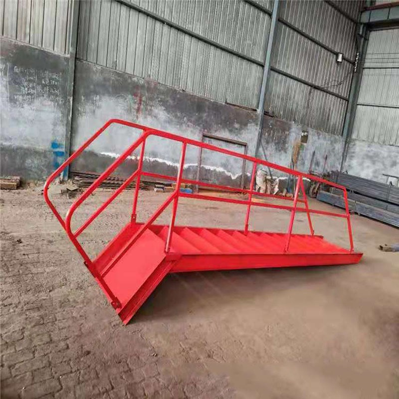 基坑爬梯工地施工临时钢结构爬梯上下斜梯建筑施工安全梯笼