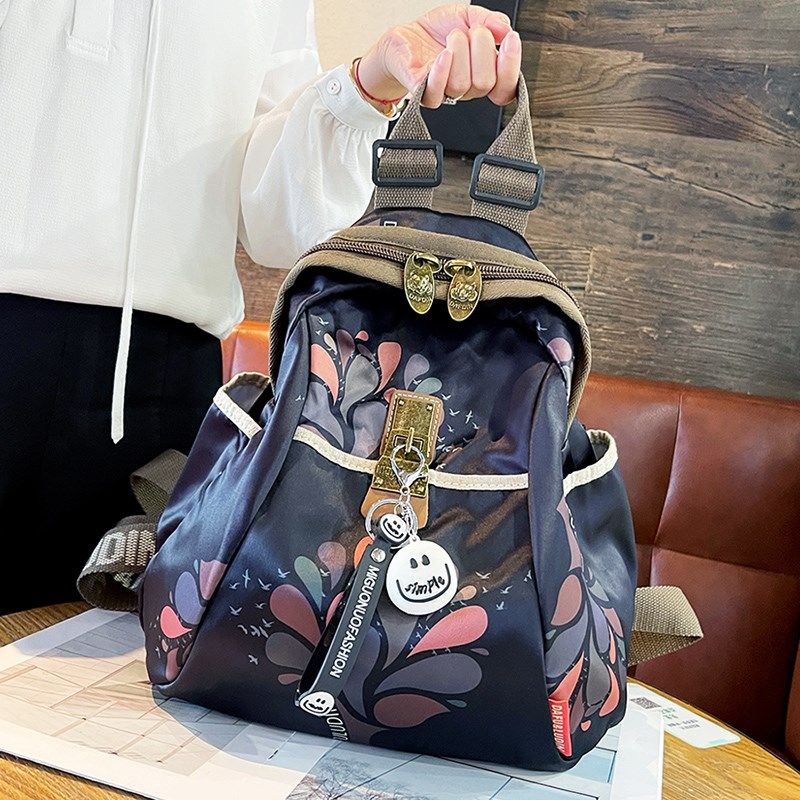 洋气高级感南韩丝j大容量双肩包女2024新款百搭轻便防水旅行背包,箱包皮具/热销女包/男包,双肩背包,淘宝优惠券,粉丝福利购,淘宝优惠卷