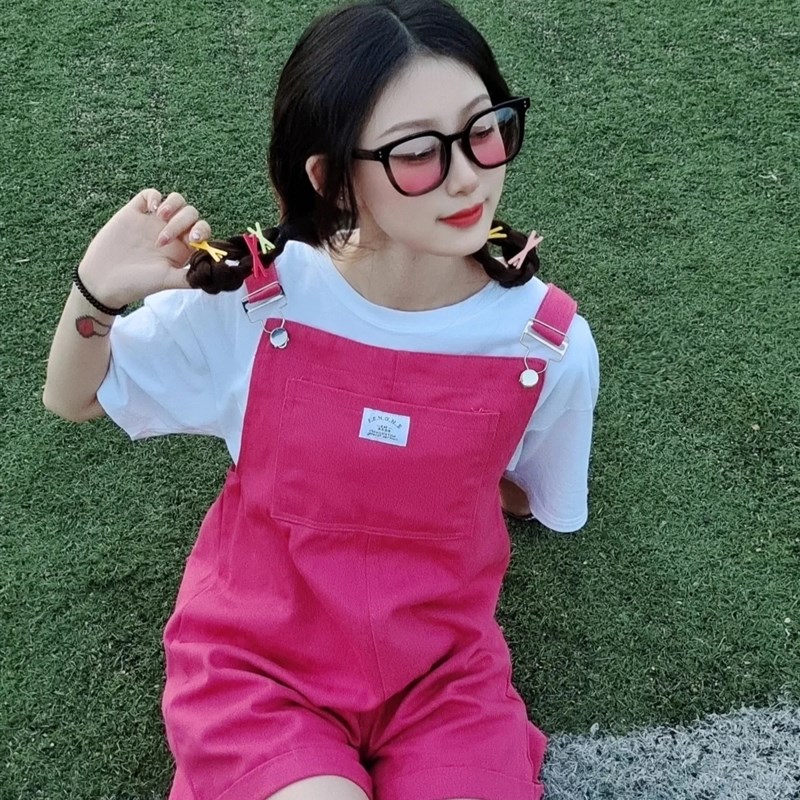 牛仔背带裤女夏季薄款2024新款大码小个子玫红色减龄显瘦阔腿短裤