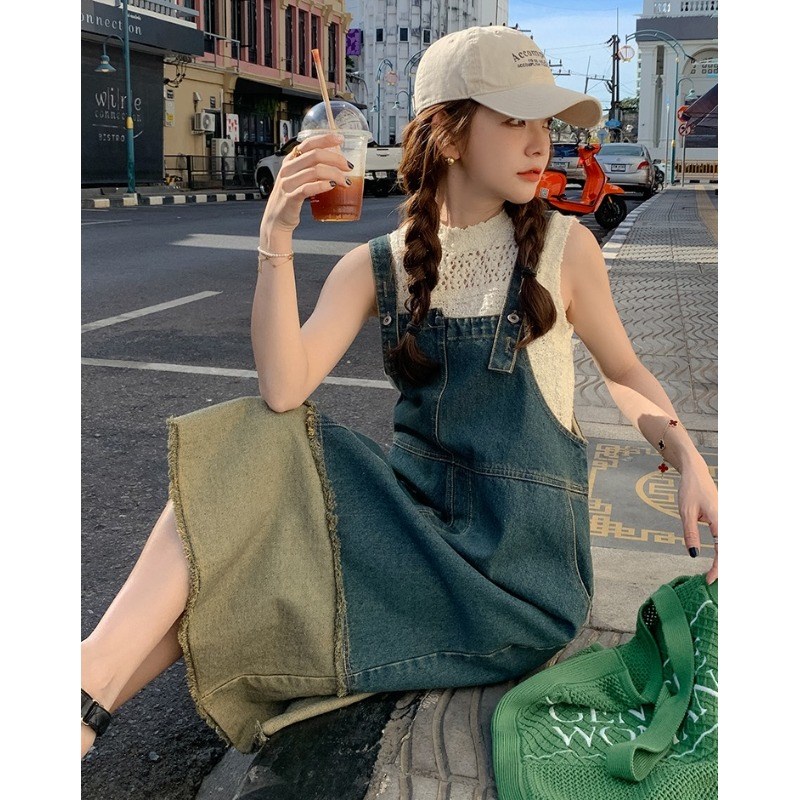 高街复古拼接牛仔背带裙女早秋2023春季新款毛边显瘦中长款连衣裙