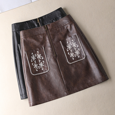 a字印花设计感PU皮短裙