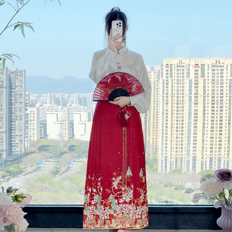 明制汉服女2024新款秋冬季新中C式国风改良马面裙显瘦日常通勤古