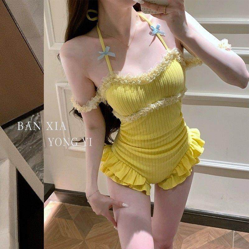 新款可爱甜美少女连体泳衣显白小胸修身显瘦保守学生泳衣温泉度假