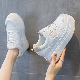 鞋子女2024新款爆款春季配裙子小个子穿的内增高小白鞋休闲运动鞋