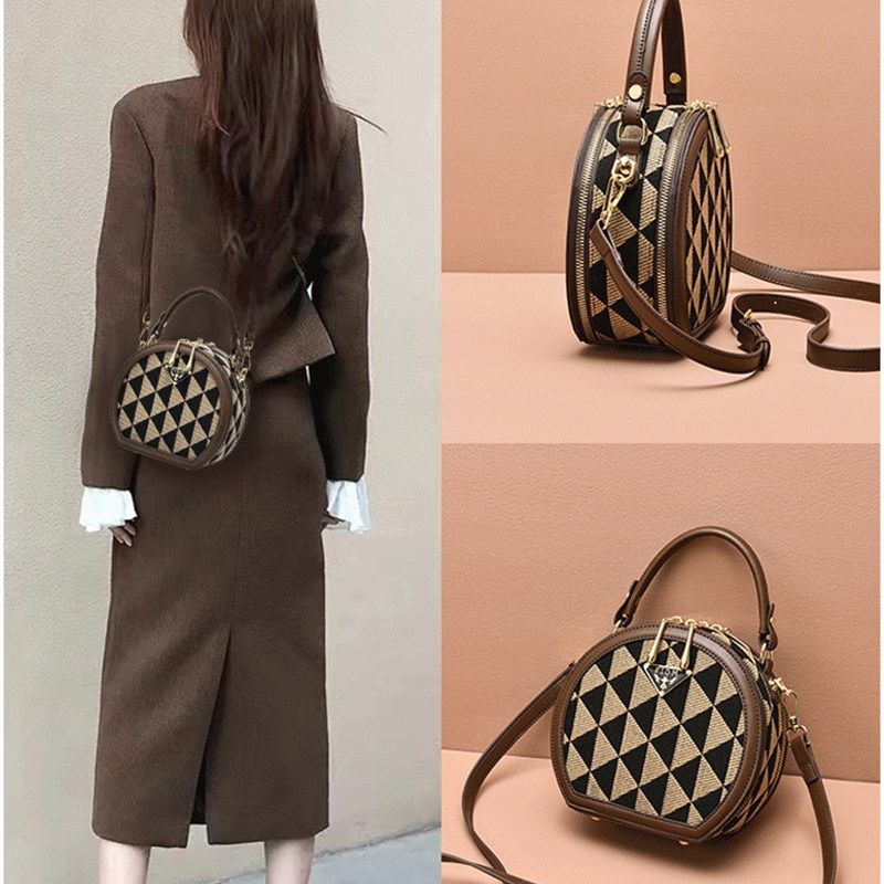 包包2022新款爆款女士高级感2023通勤小圆包潮时尚格子单肩斜挎包