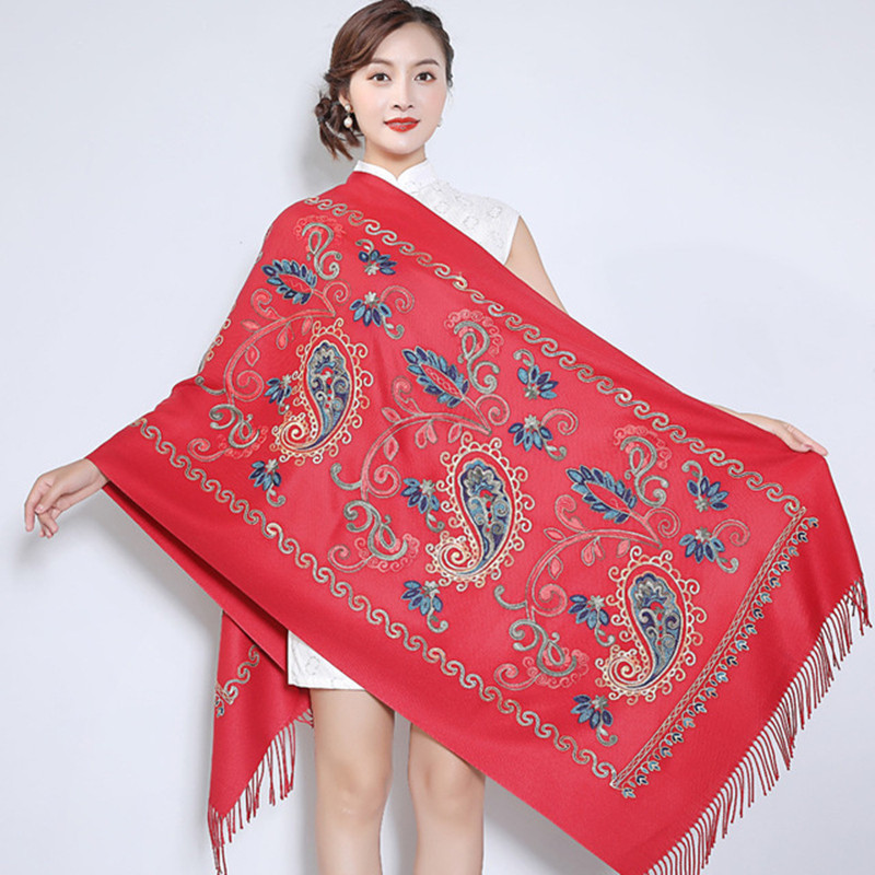 新款民族风围巾西藏青海旅游披巾云南丽江拍照遮阳绣花披肩斗篷女